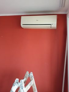 zobafestő Zuglóban Budapesten SZOBAFESTÉS MÁZOLÁS TAPÉTÁZÁS LAMINÁLT PARKETTA LERAKÁS